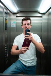 משה סרור דרכון רומני
